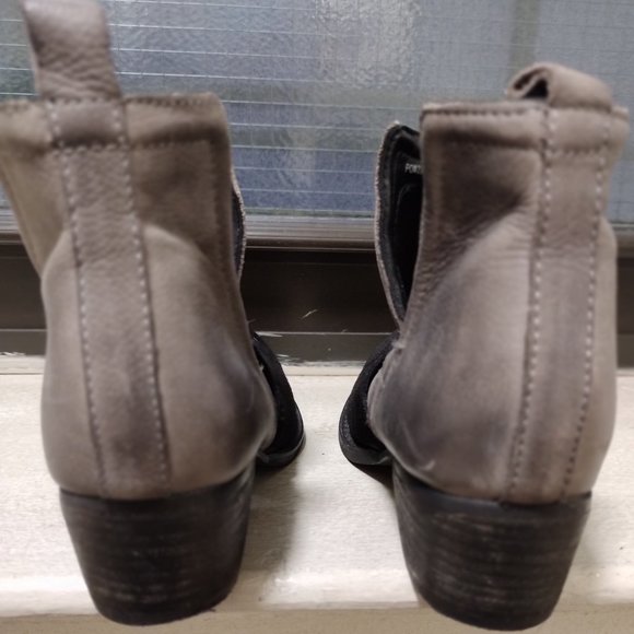 JOURNEE LEATHER COLOR BLOCK ANKLE BOOTS - Picture 2 of 5